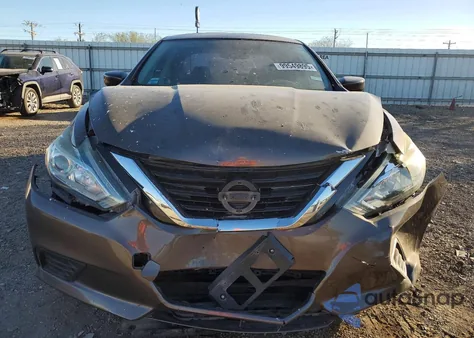 2016 Nissan Altima 2.5 z USA, uszkodzony, nr VIN 1N4AL3AP4GC118284